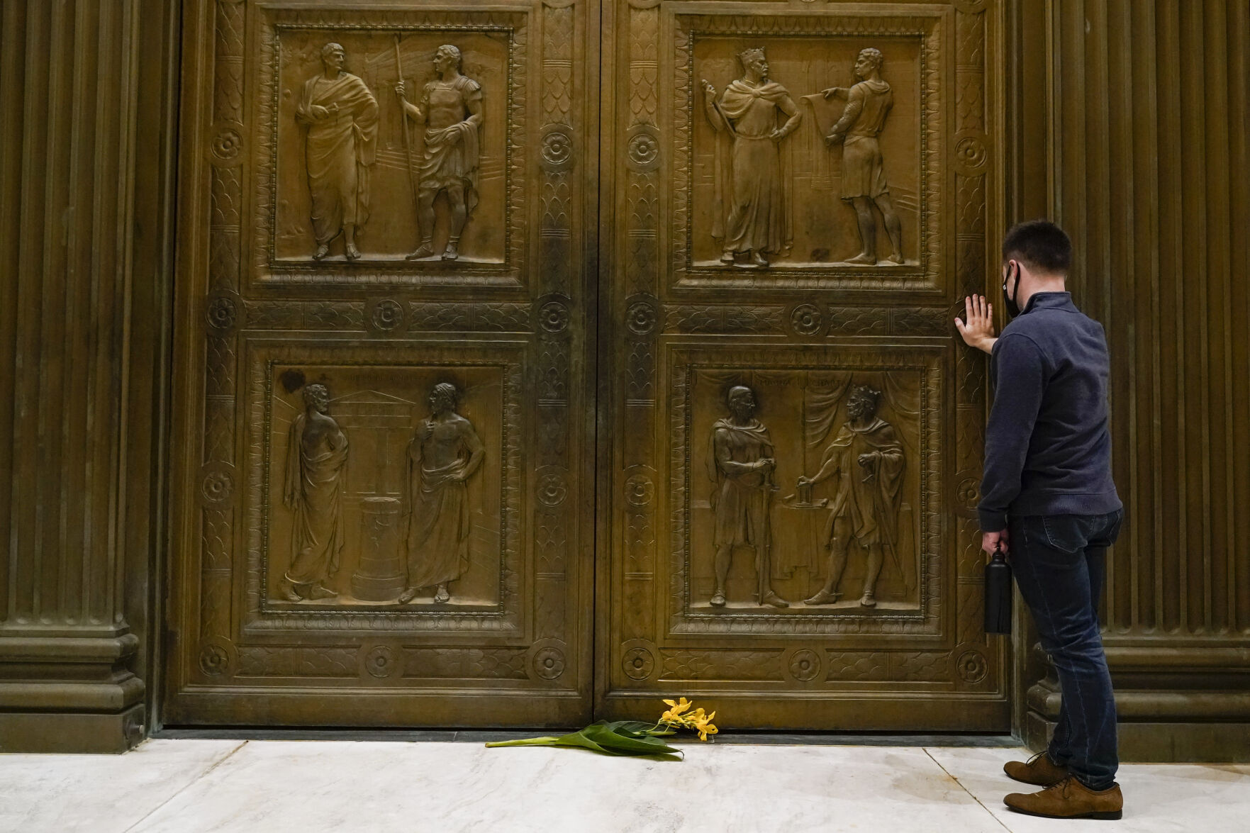 APTOPIX Supreme Court Obit Ginsburg